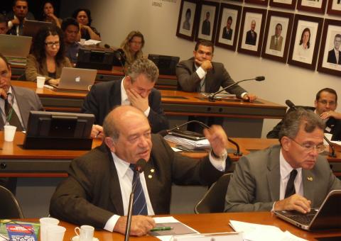 Câmara dos Deputados realiza audiência sobre desvios de recursos na educação 